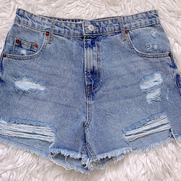 Love Tree High Waisted Premium Denim Distressed Shorts NWOT Size M - Picture 4 of 6